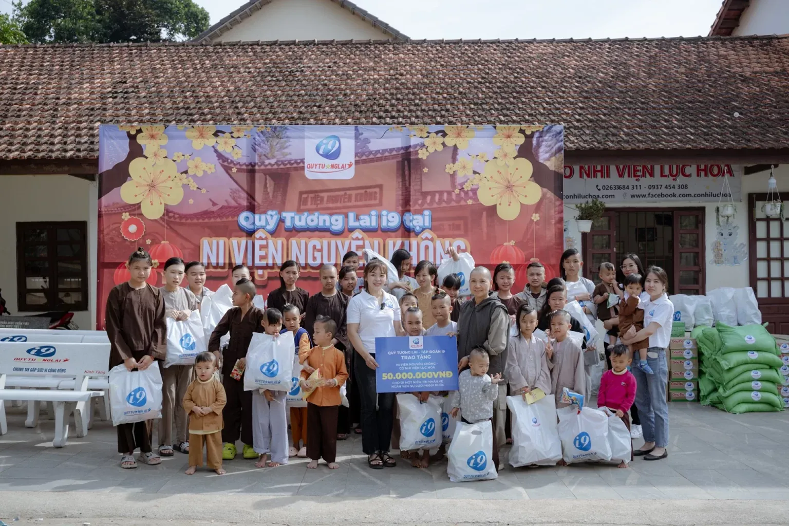 Hình ảnh đại diện cho sứ mệnh và tầm nhìn của w88vt.com, với các biểu tượng về sự đổi mới và khách hàng làm trung tâm.